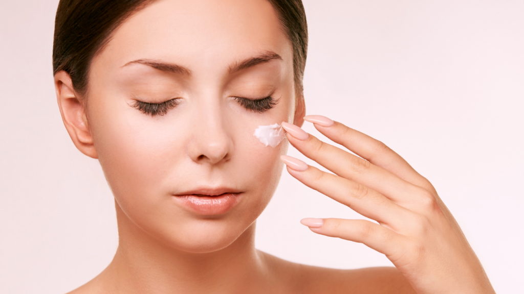 Mevsimsiz Bakım İçin C Vitaminli Yüz Kremleri Mevsimsiz Bakım İçin C Vitaminli Yüz Kremleri